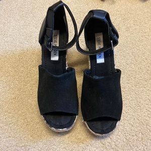 Steve Madden black wedges